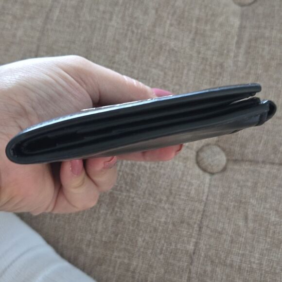 Yves Saint Laurent Leather Compact Wallet - Picture 6 of 8